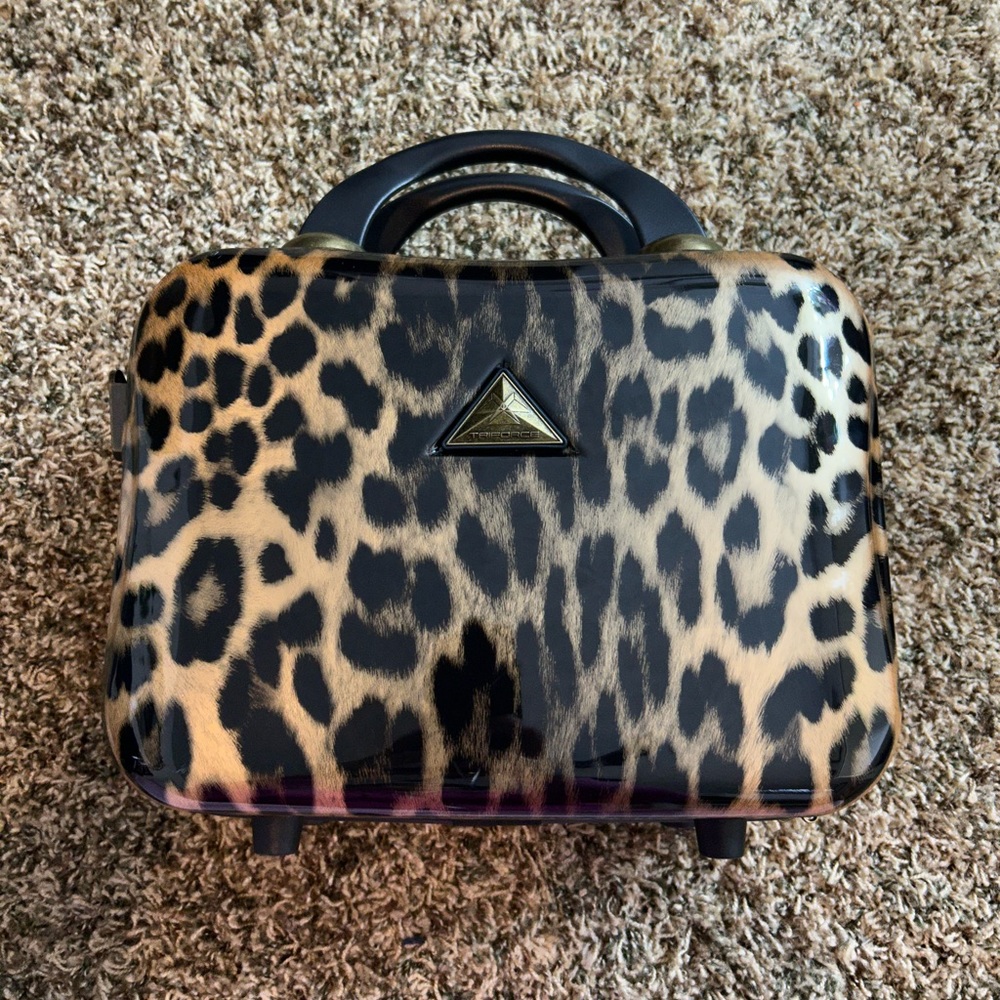 Leopard Print Cosmetic Bag!!